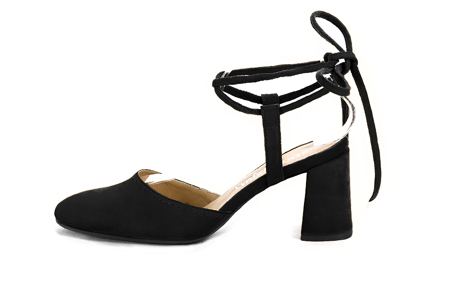 Women's matt black elegant closed-toe heels, with crossed straps. Round toe. High flare heels - Profile view